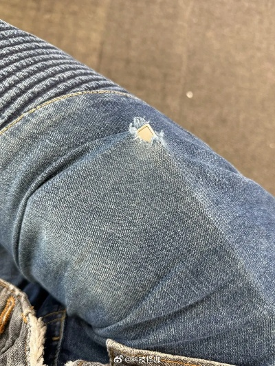 三星Galaxy S24Ultra棱角设计,手机划破裤子,这咋回事?