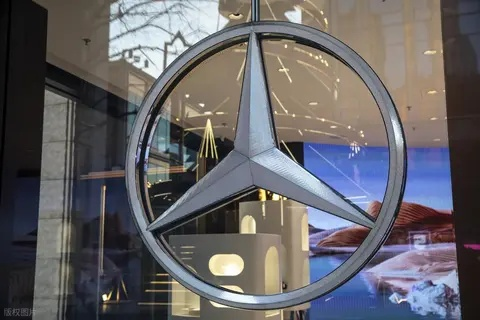 奔驰买断计划,最高50万欧元,玩家们敢离职吗?