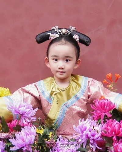 "胧月公主"刘心玉发童年现在对比照 网友直呼接受无能