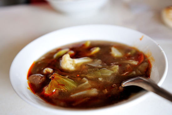 胡辣汤里送鲍鱼，是营销噱头还是游戏福利模式的终极进化？