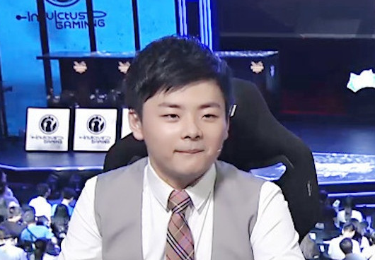 如何通过西卡微博深度解析，精准预判英雄联盟版本答案与战术风向？